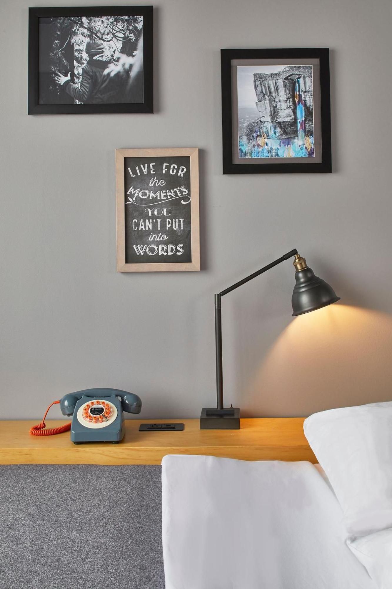 Hotel Moxy Downtown 4*