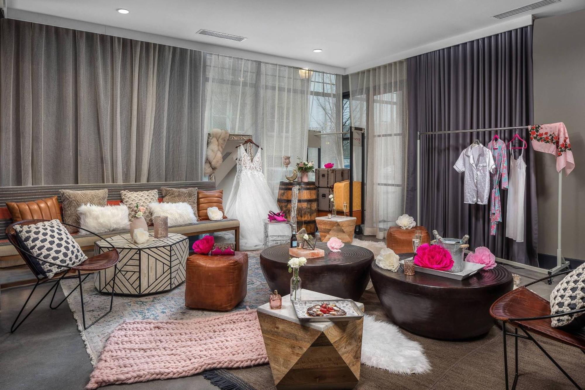 Moxy Downtown Hotel 4*